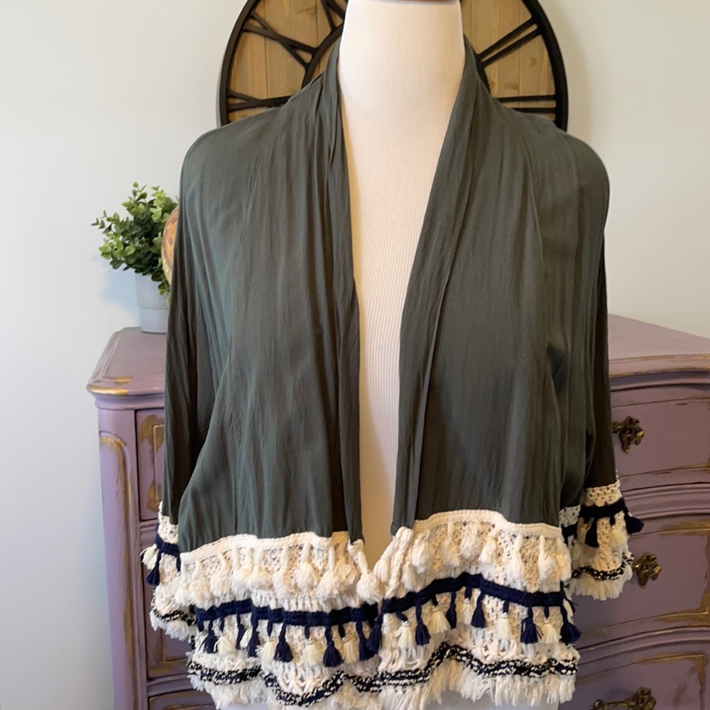 Crochet and tassel lightweight kimono